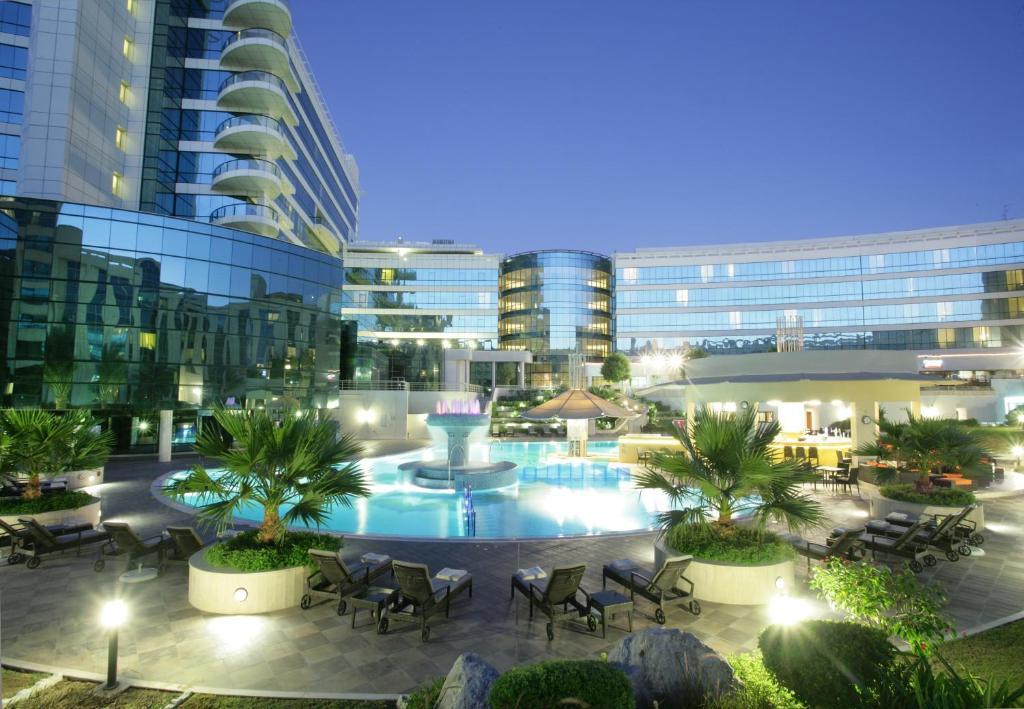 Millennium Airport Hotel Дубай Екстериор снимка